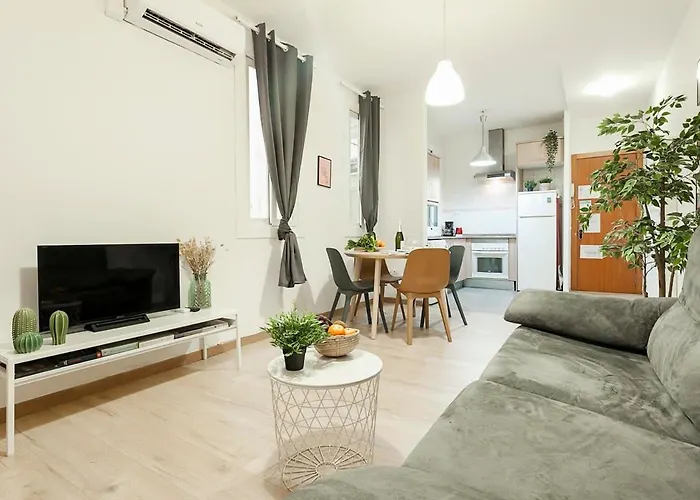 Comfortable 3Bd In Poblenou Next To The Beach Only For Families!