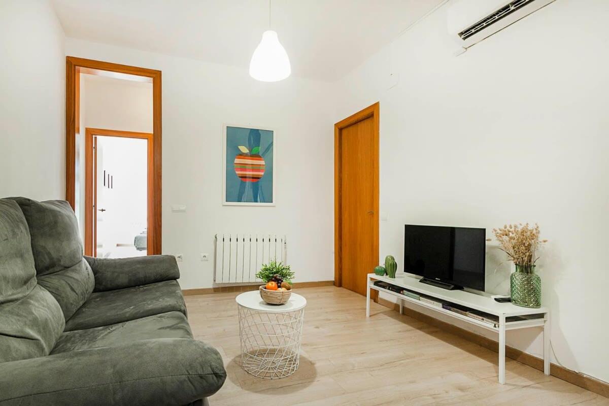 Comfortable 3bd In Poblenou Next To The Only For Families! Appartement Barcelona